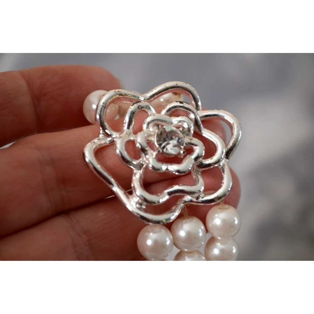 Avon Floral Bloom Pearlesque Jewelry Set Necklace Bracelet Silver Toner White
